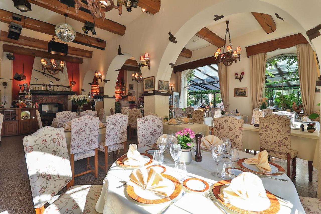 Logis Le Relais Imperial Hotel Saint-Vallier-de-Thiey Eksteriør billede