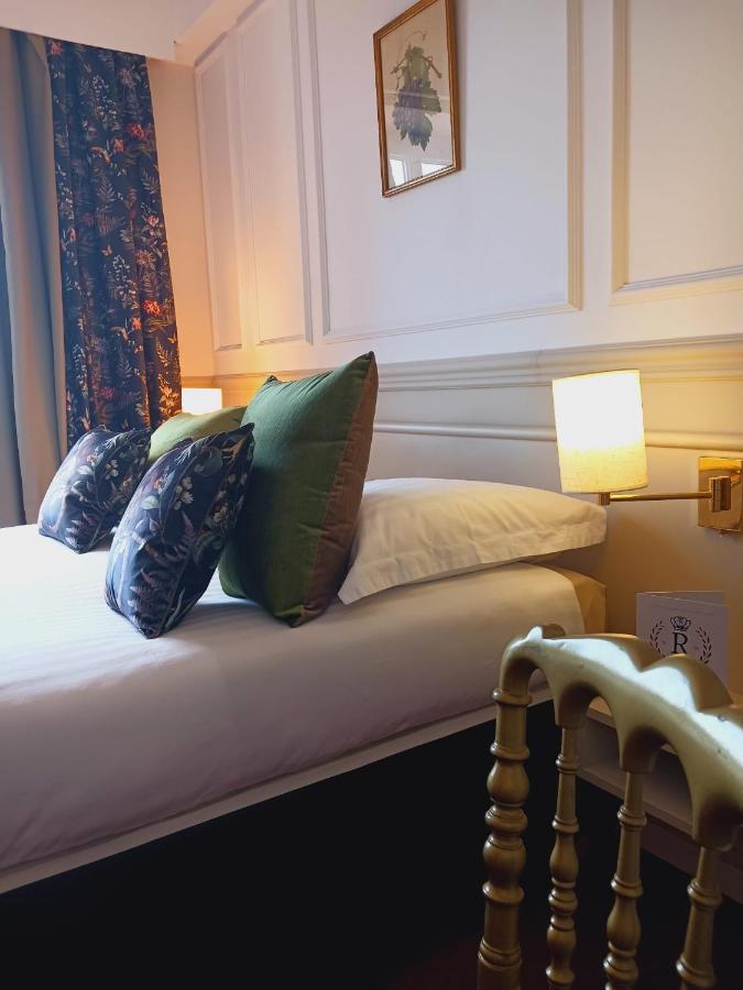 Logis Le Relais Imperial Hotel Saint-Vallier-de-Thiey Eksteriør billede