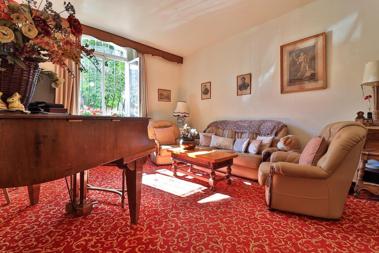 Logis Le Relais Imperial Hotel Saint-Vallier-de-Thiey Eksteriør billede