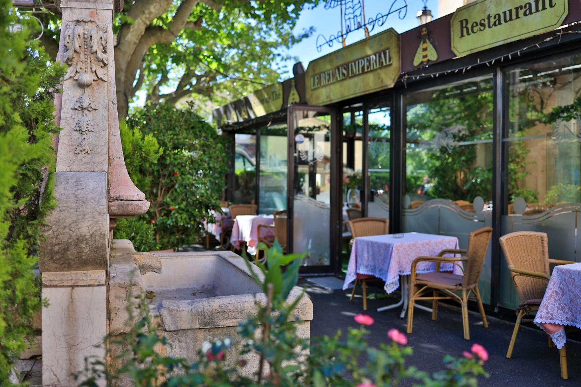 Logis Le Relais Imperial Hotel Saint-Vallier-de-Thiey Eksteriør billede