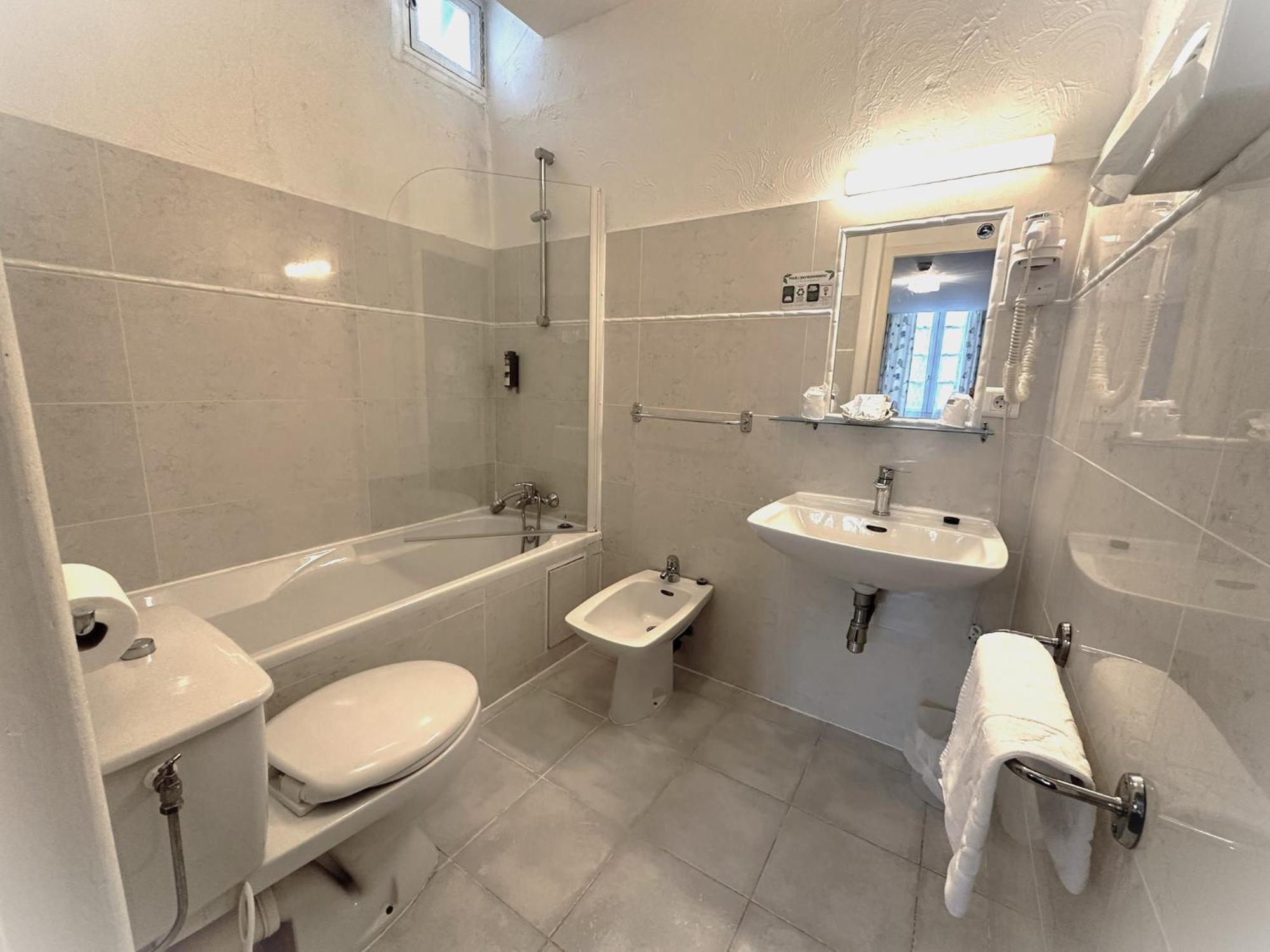 Logis Le Relais Imperial Hotel Saint-Vallier-de-Thiey Eksteriør billede
