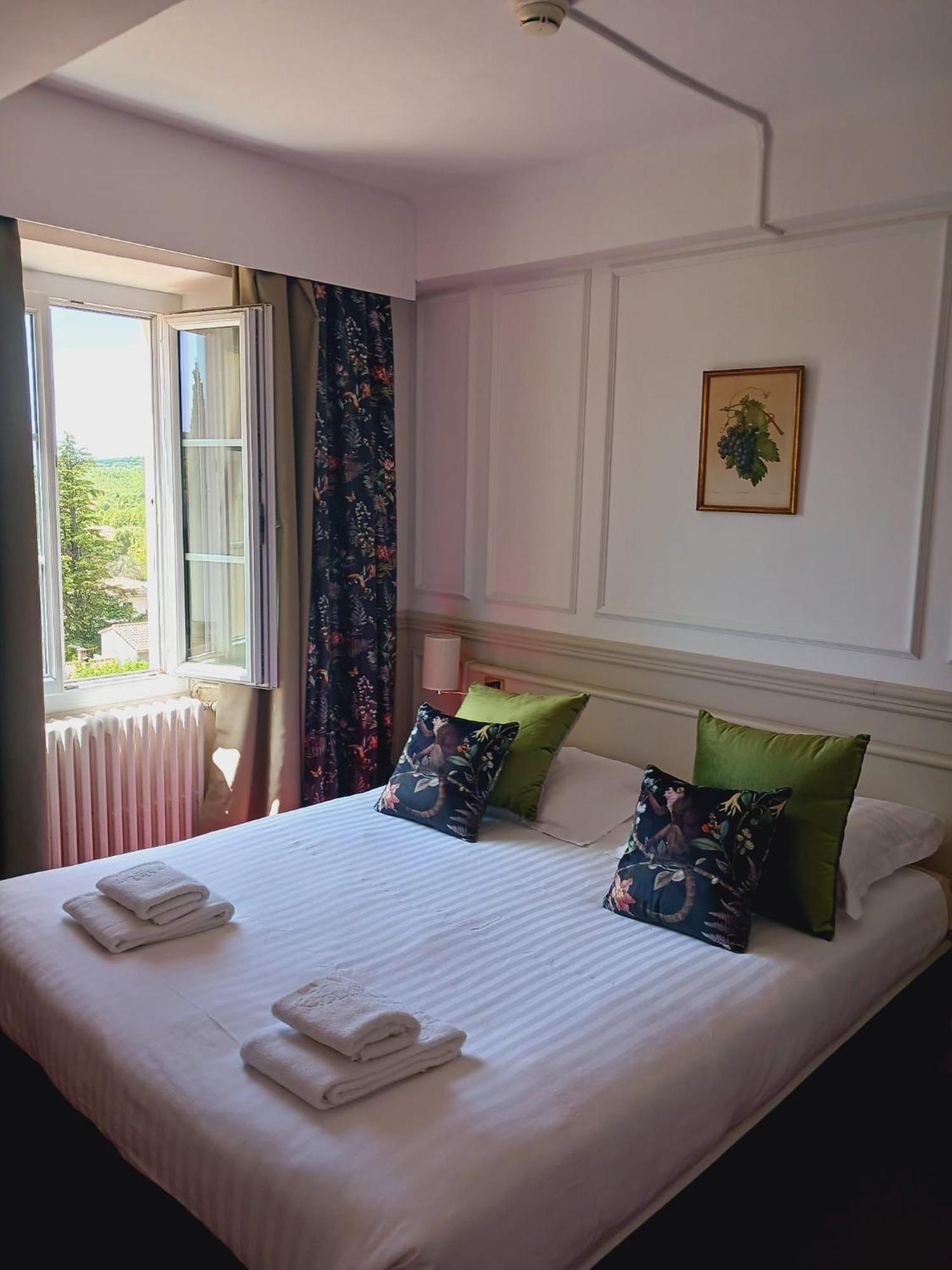 Logis Le Relais Imperial Hotel Saint-Vallier-de-Thiey Eksteriør billede