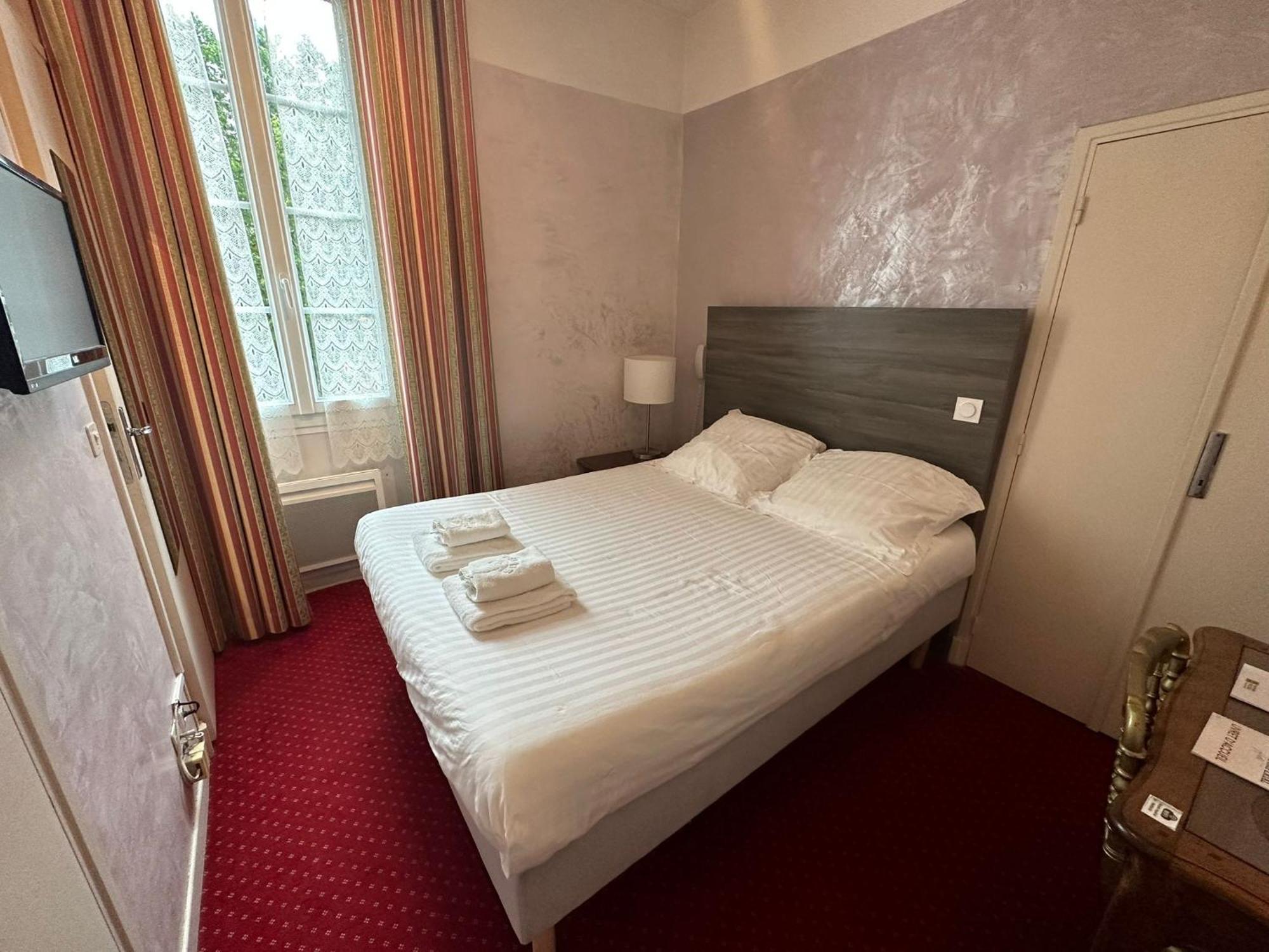 Logis Le Relais Imperial Hotel Saint-Vallier-de-Thiey Eksteriør billede