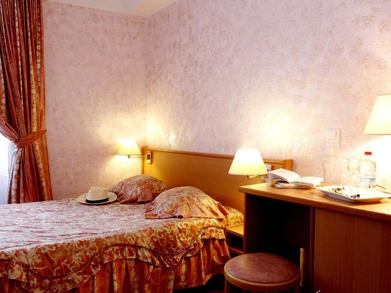 Logis Le Relais Imperial Hotel Saint-Vallier-de-Thiey Eksteriør billede