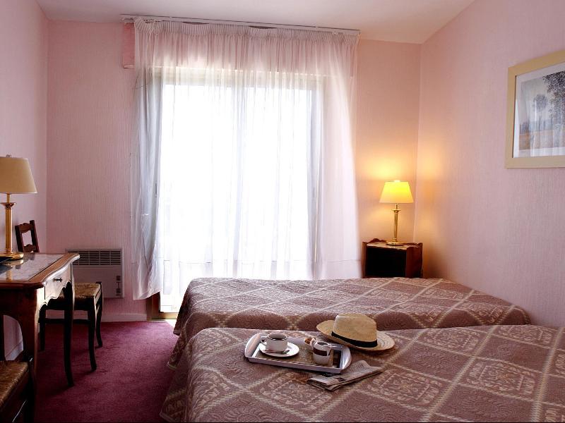 Logis Le Relais Imperial Hotel Saint-Vallier-de-Thiey Eksteriør billede